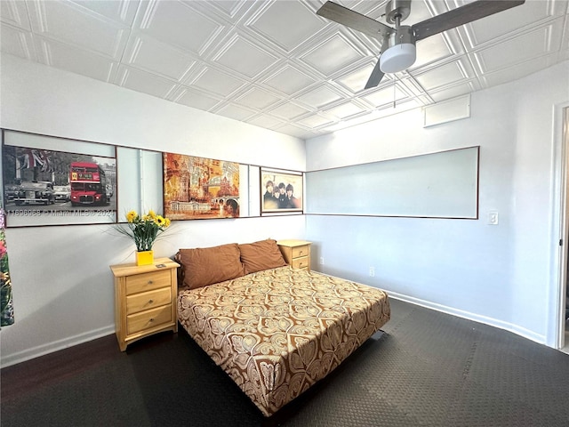 bedroom with ceiling fan