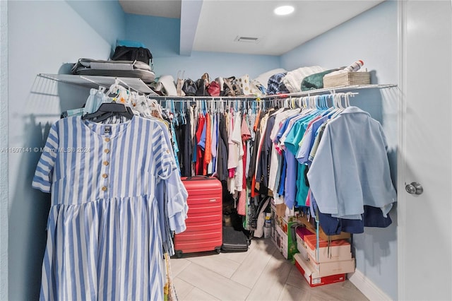 view of spacious closet