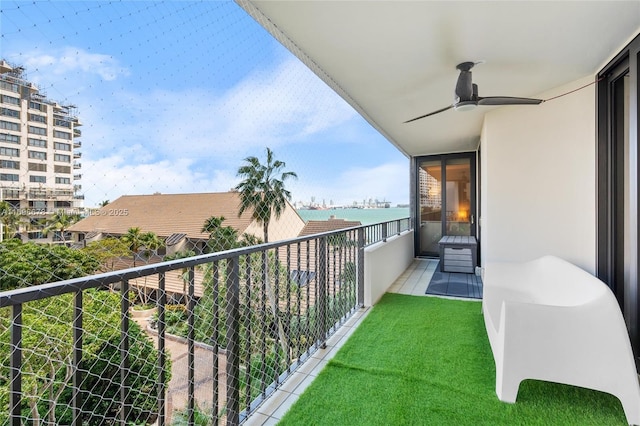 balcony featuring ceiling fan