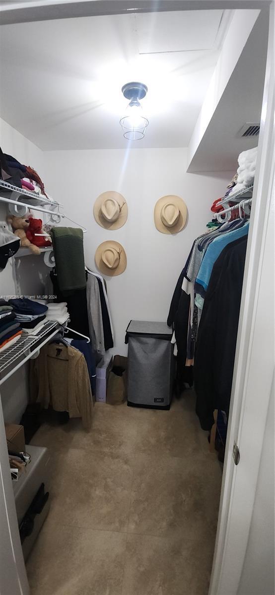 1201 S Ocean Dr Unit 304S, Hollywood, FL 33019 - view of walk in closet