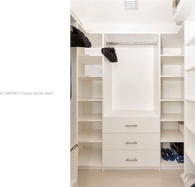 488 NE 18th St Unit 1700, Miami, FL 33132 - view of walk in closet