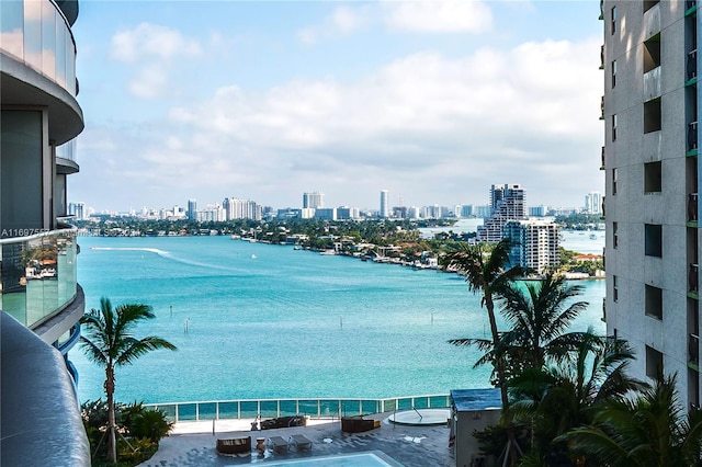 488 NE 18th St Unit 1700, Miami, FL 33132 - water view with skyline