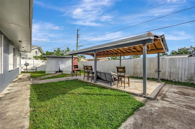 view of yard with a patio