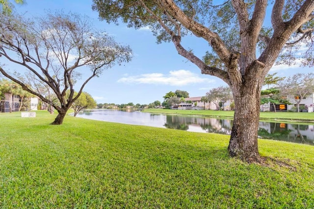 view of yard featuring a water view