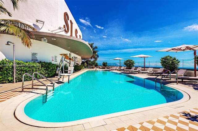801 S Miami Ave Unit 3205/04, Miami, FL 33130 - community pool with a patio area
