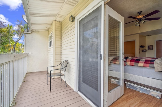 balcony with ceiling fan