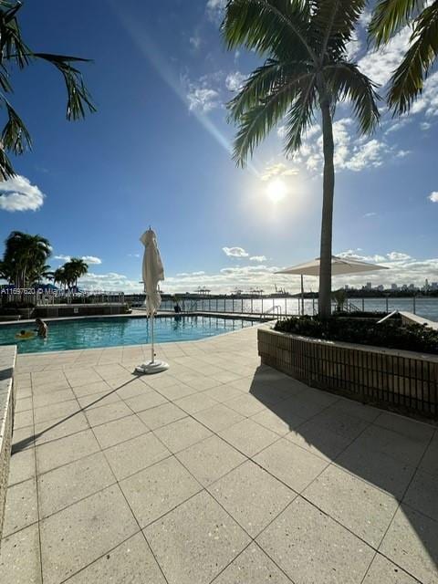 view of swimming pool