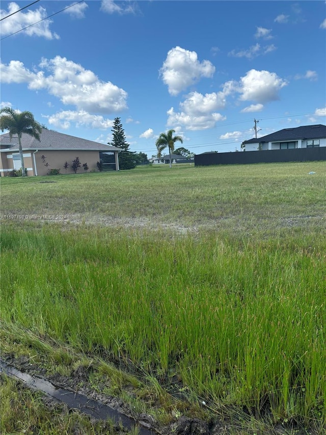 Listing photo 2 for 1224NW 15th Pl, Cape Coral FL 33993