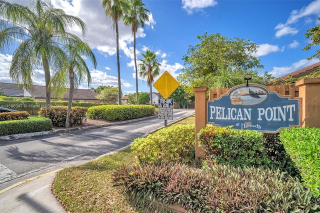 view of community / neighborhood sign