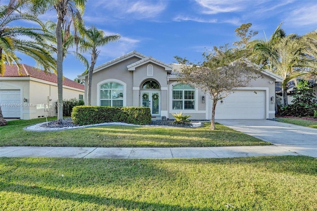 view of front of house featuring a front lawn