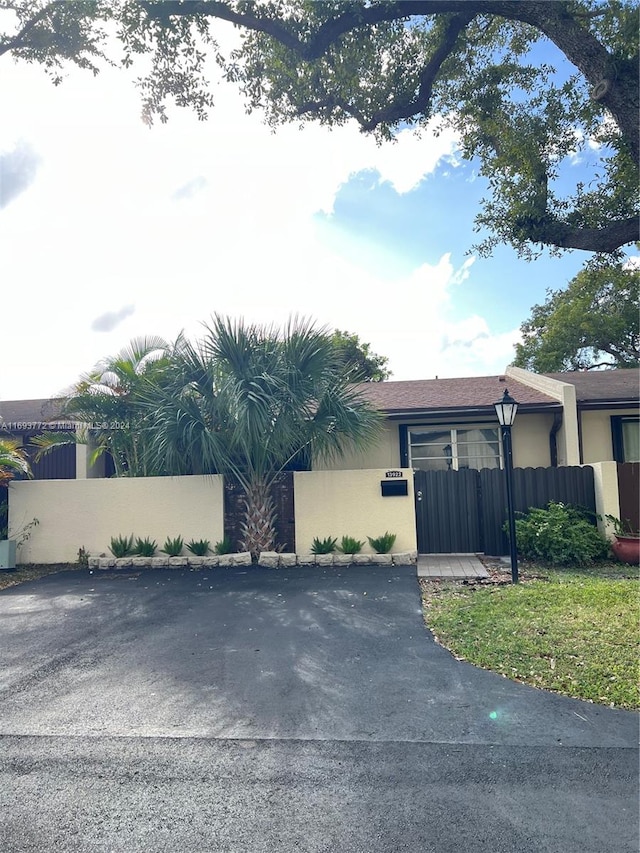 view of front of house