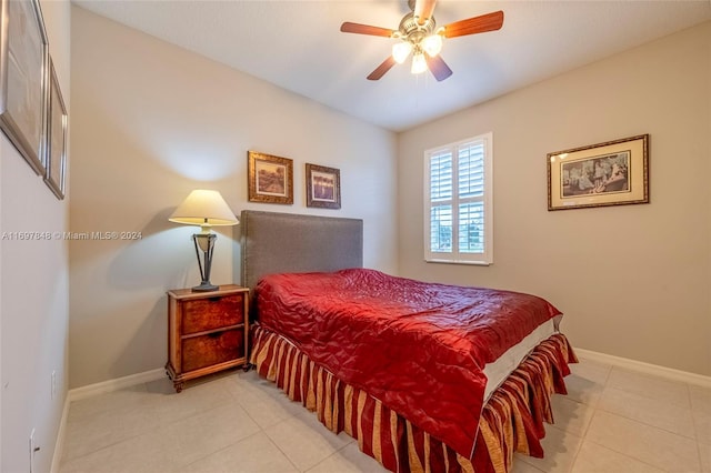 bedroom with ceiling fan