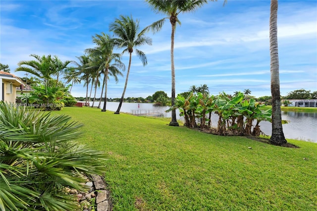 view of yard featuring a water view