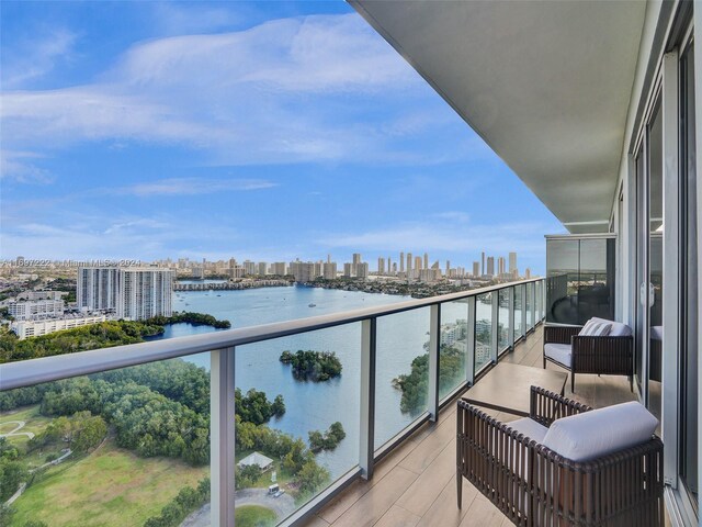 16385 Biscayne Blvd Unit 3201/Lph01, North Miami Beach, FL 33160 - balcony featuring a skyline view and a water view
