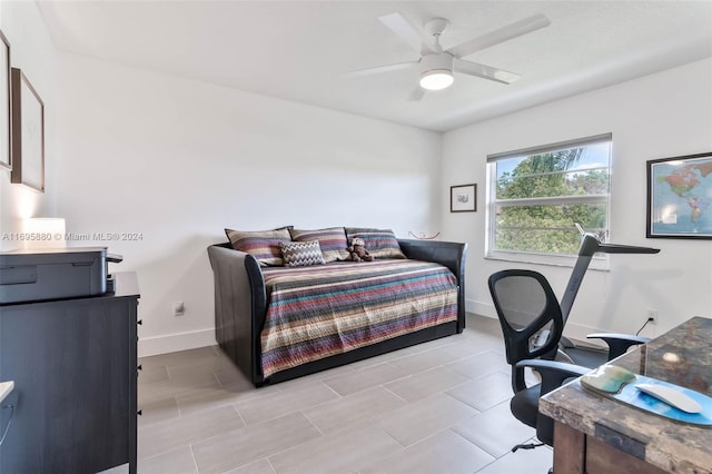 bedroom with ceiling fan