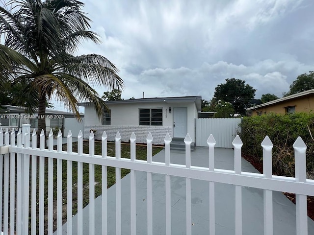 view of front of house