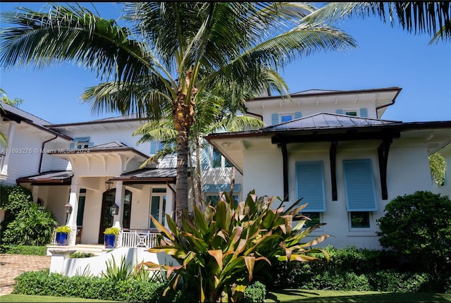 view of front facade