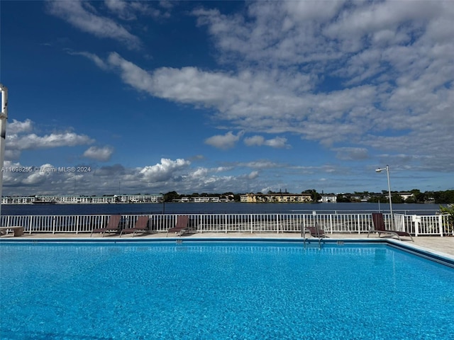 view of swimming pool