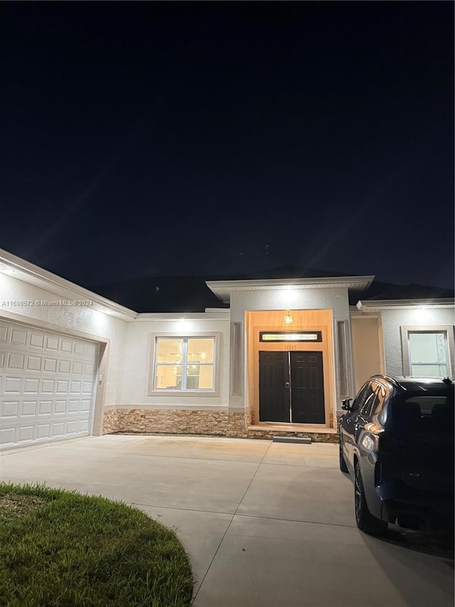 view of front facade with a garage