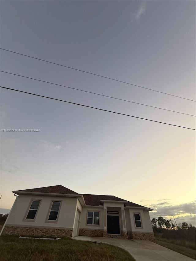 view of front facade