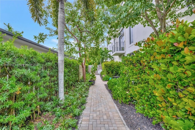 909 NE 16th Ter Unit 2, Fort Lauderdale, FL 33304 - view of property's community with fence