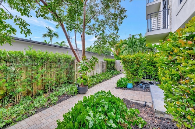 view of yard with a patio area