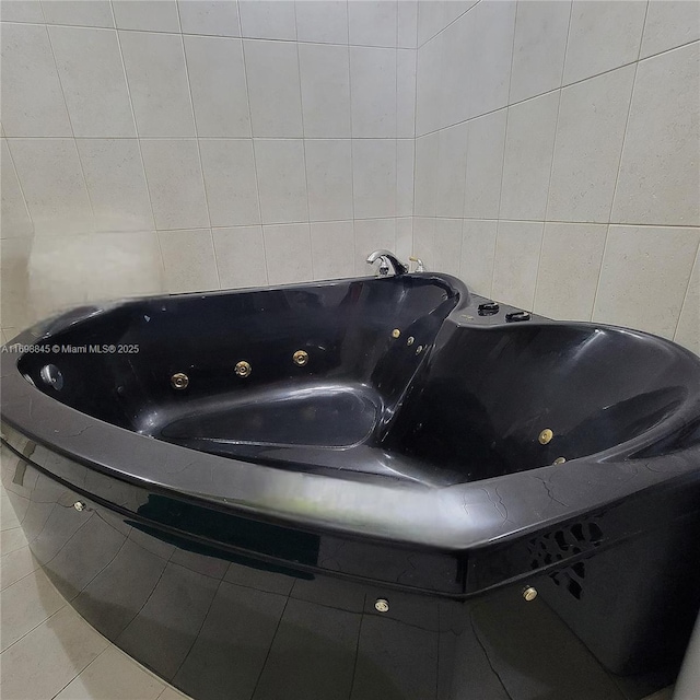 2030 S Ocean Dr Unit 604, Hallandale Beach, FL 33009 - bathroom view of a whirlpool tub
