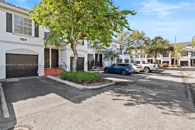 view of front facade with a garage