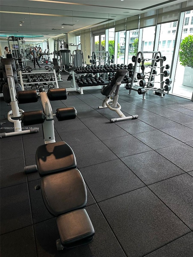 500 Brickell Ave Unit 2910, Miami, FL 33131 - view of exercise room