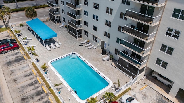 view of swimming pool