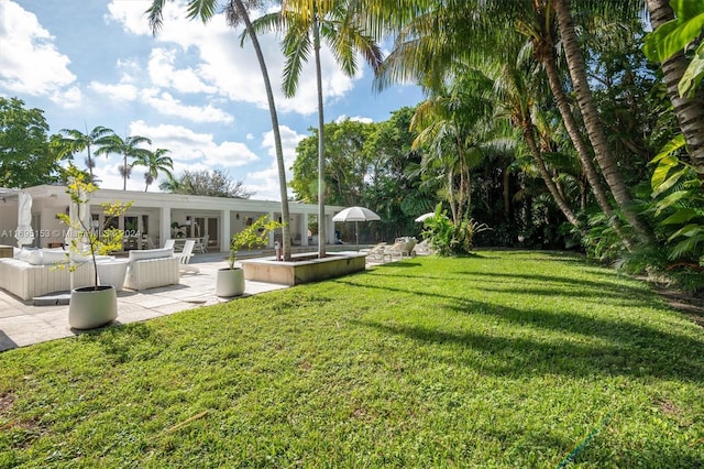 view of yard with a patio