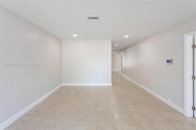 3241 NE 17th Ave, Oakland Park, FL 33334 - unfurnished room featuring recessed lighting and baseboards