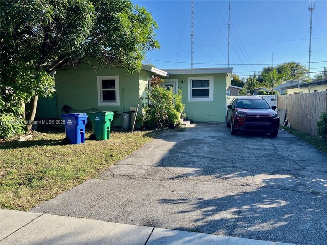 view of front of property