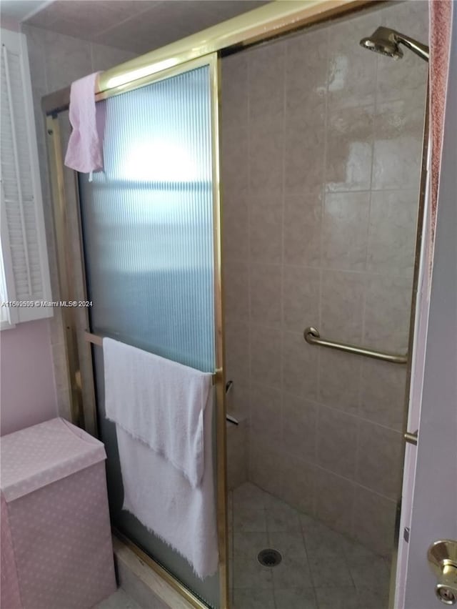 bathroom featuring walk in shower