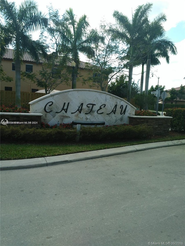 view of community / neighborhood sign