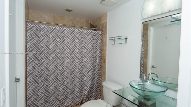 350 S Miami Ave Unit 2905, Miami, FL 33130 - full bathroom with vanity and a shower with curtain