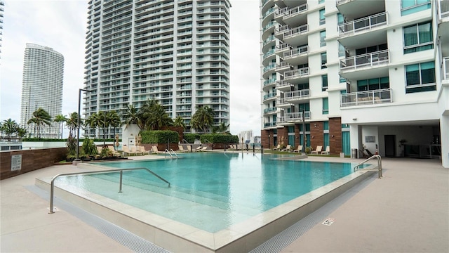 350 S Miami Ave Unit 2905, Miami, FL 33130 - view of community pool
