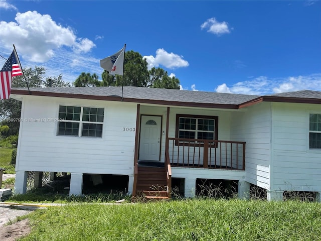 view of front facade featuring covered porch