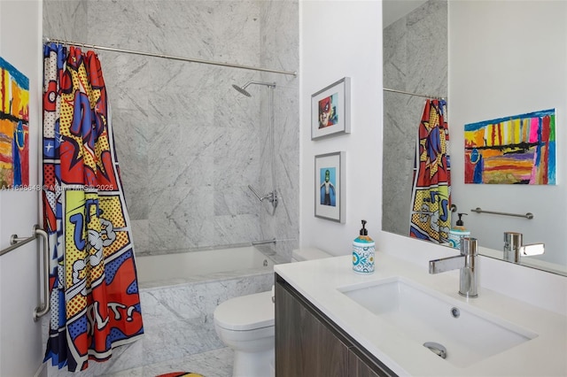 full bathroom featuring shower / tub combo with curtain, vanity, and toilet