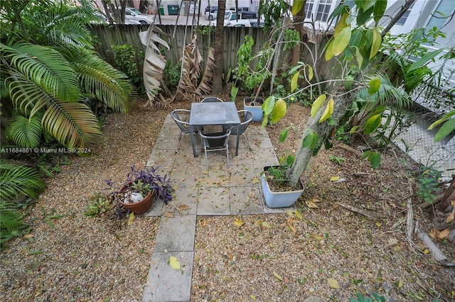 420 15th St Unit 105, Miami Beach, FL 33139 - view of yard featuring a patio area