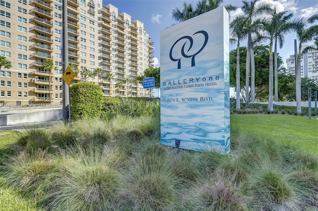 view of community / neighborhood sign