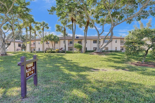 view of front of property with a front yard