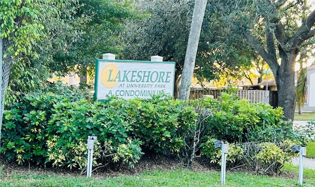 view of community / neighborhood sign