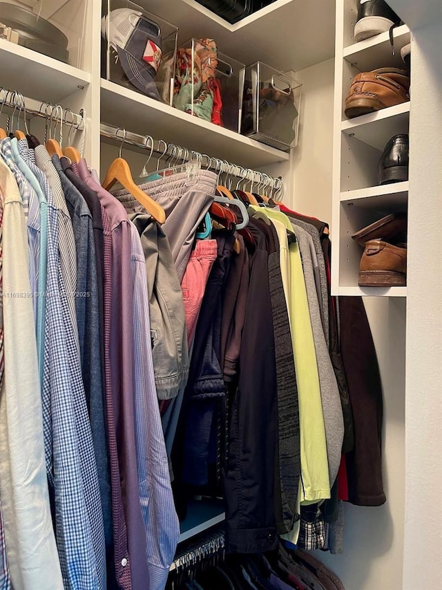 950 Brickell Bay Dr Unit 802, Miami, FL 33131 - view of walk in closet