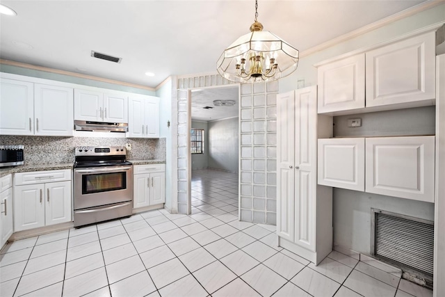 kitchen featuring visible vents, stainless steel appliances, ornamental molding, and under cabinet range hood