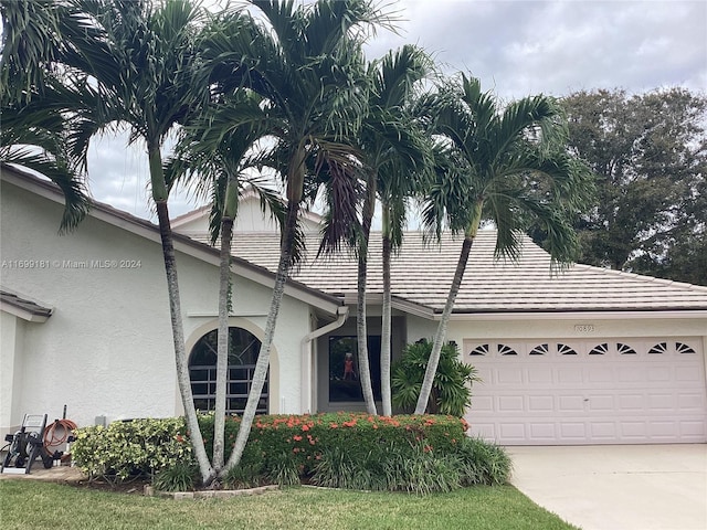 view of front of home featuring a garage