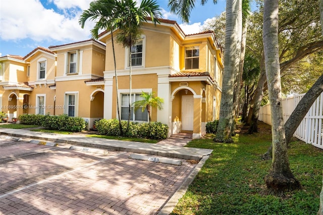 view of mediterranean / spanish-style home