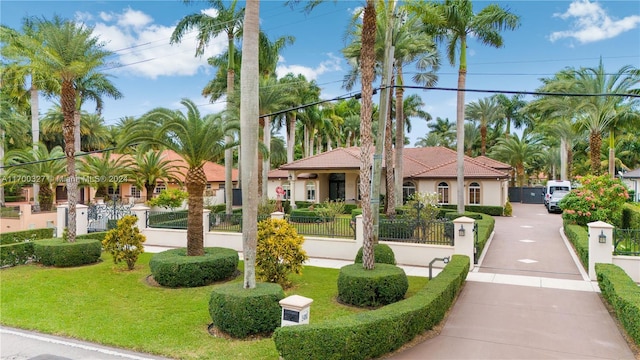 view of front of house with a front lawn