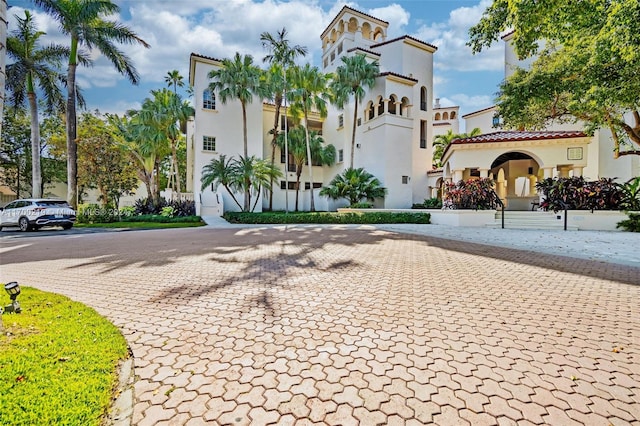 view of mediterranean / spanish-style home