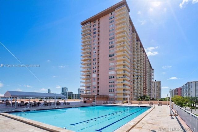 view of swimming pool